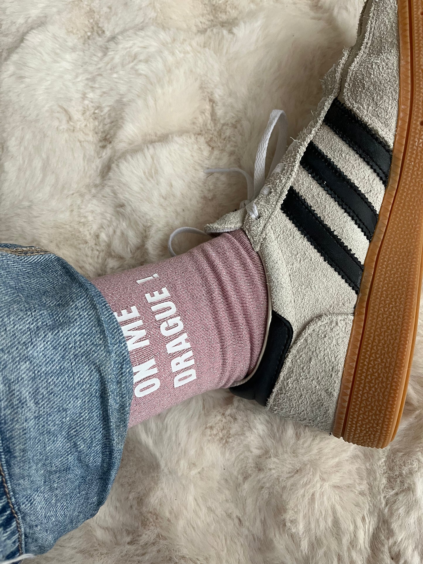 Précommande chaussettes à paillettes " ON ME DRAGUE ! "